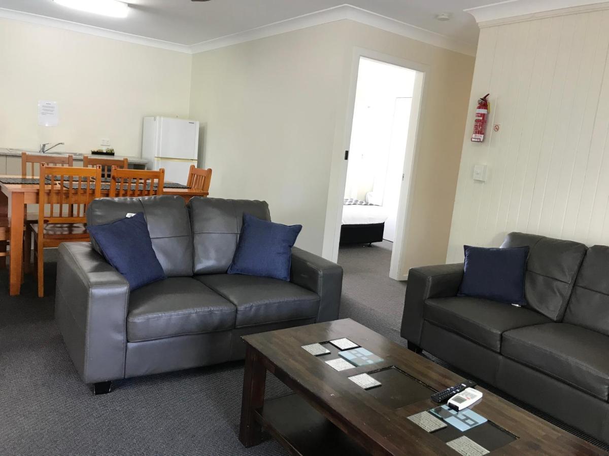 Coffs Shearwater Motel คอฟฟ์ฮาร์เบอร์ ภายนอก รูปภาพ