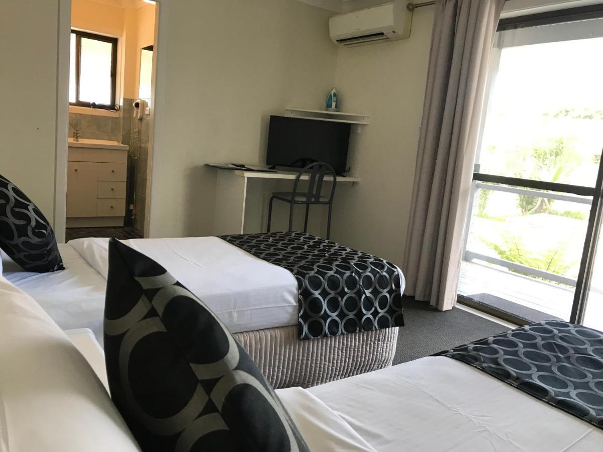 Coffs Shearwater Motel คอฟฟ์ฮาร์เบอร์ ภายนอก รูปภาพ